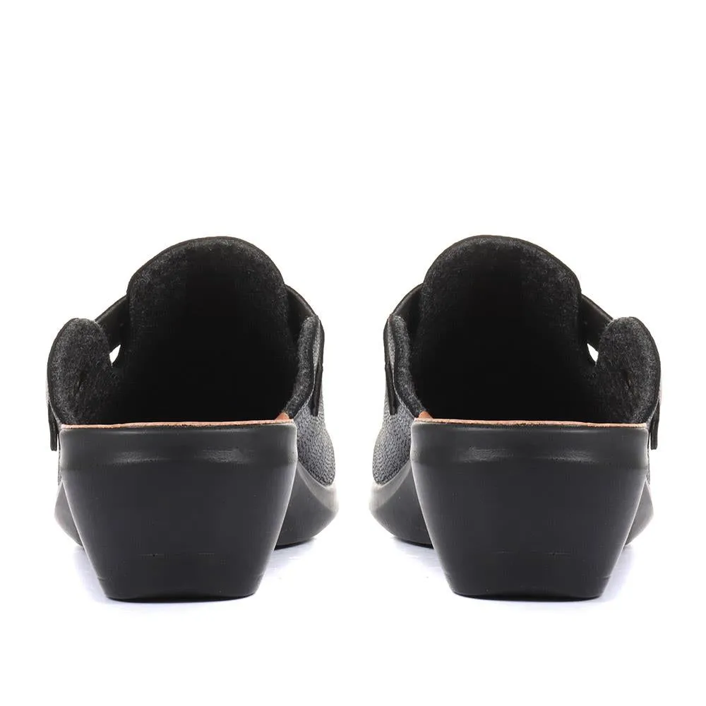 Slip-On Mule Clogs - FLY34063 / 320 228